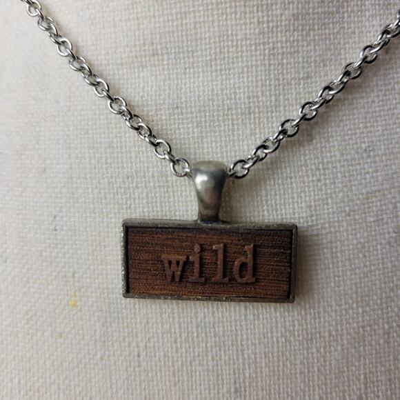 NWT "WILD" USA Made Wood Pendant Necklace Silver Link Chain With Display - Picture 4 of 14